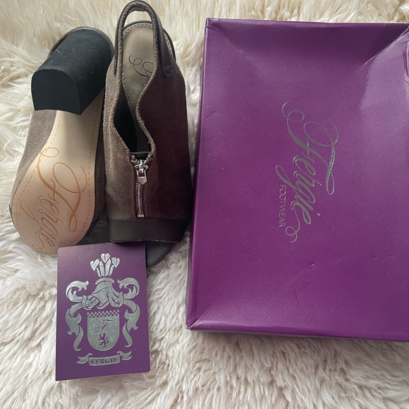 Fergie Rowley gray shoe - Picture 2 of 3